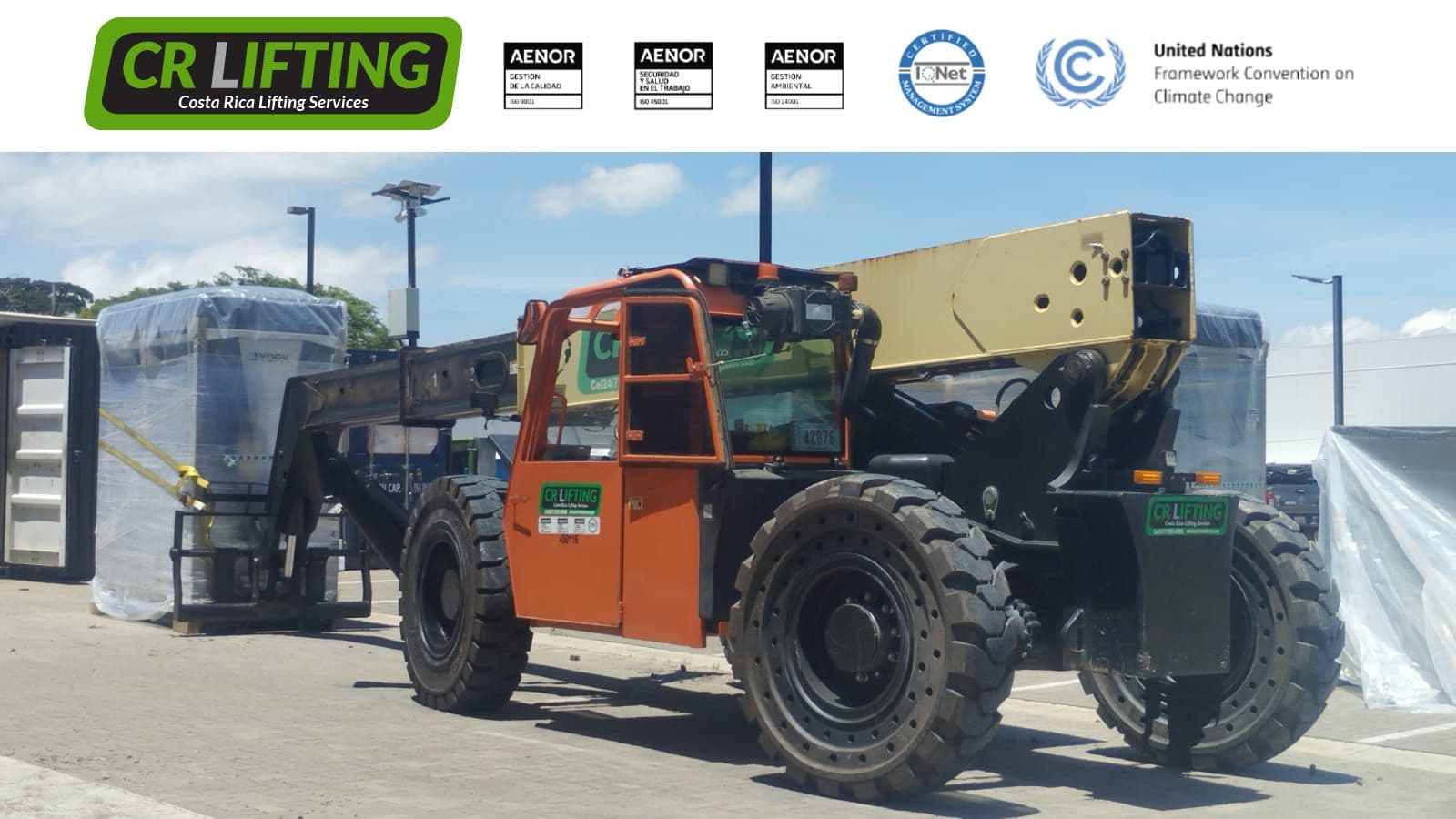 ¡Telehandler, perfecto para servicios en espacios altos!