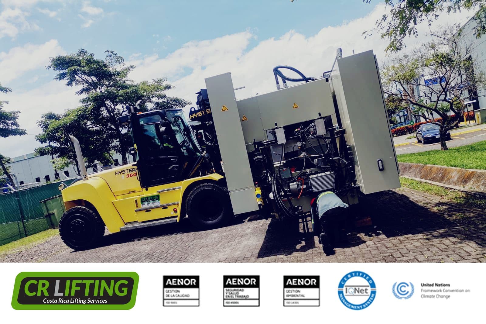 ¡Montacargas de 16 toneladas en movimiento de máquina!