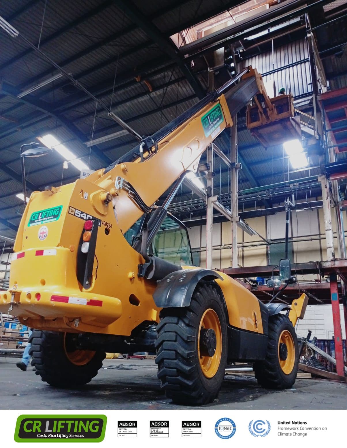 ¡Los telehandlers también se pueden usar en bodegas!